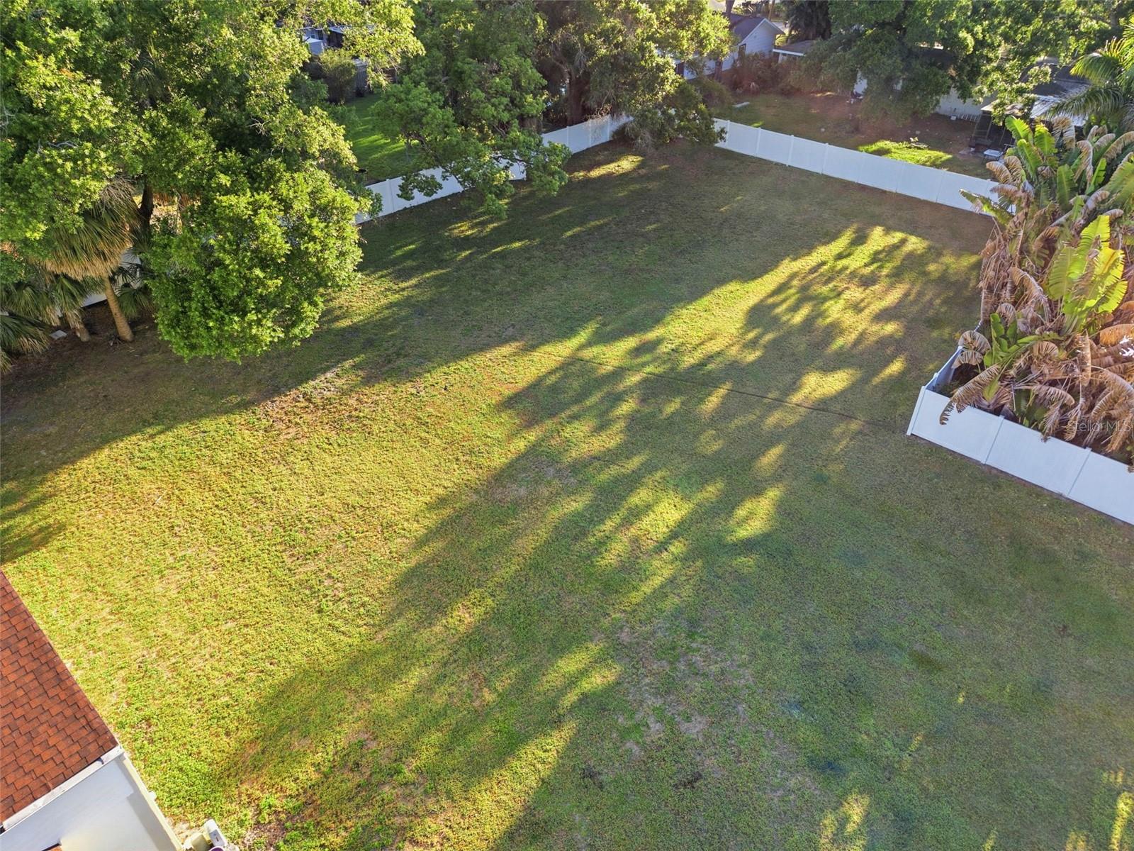 HIDDEN HAVEN II - Land