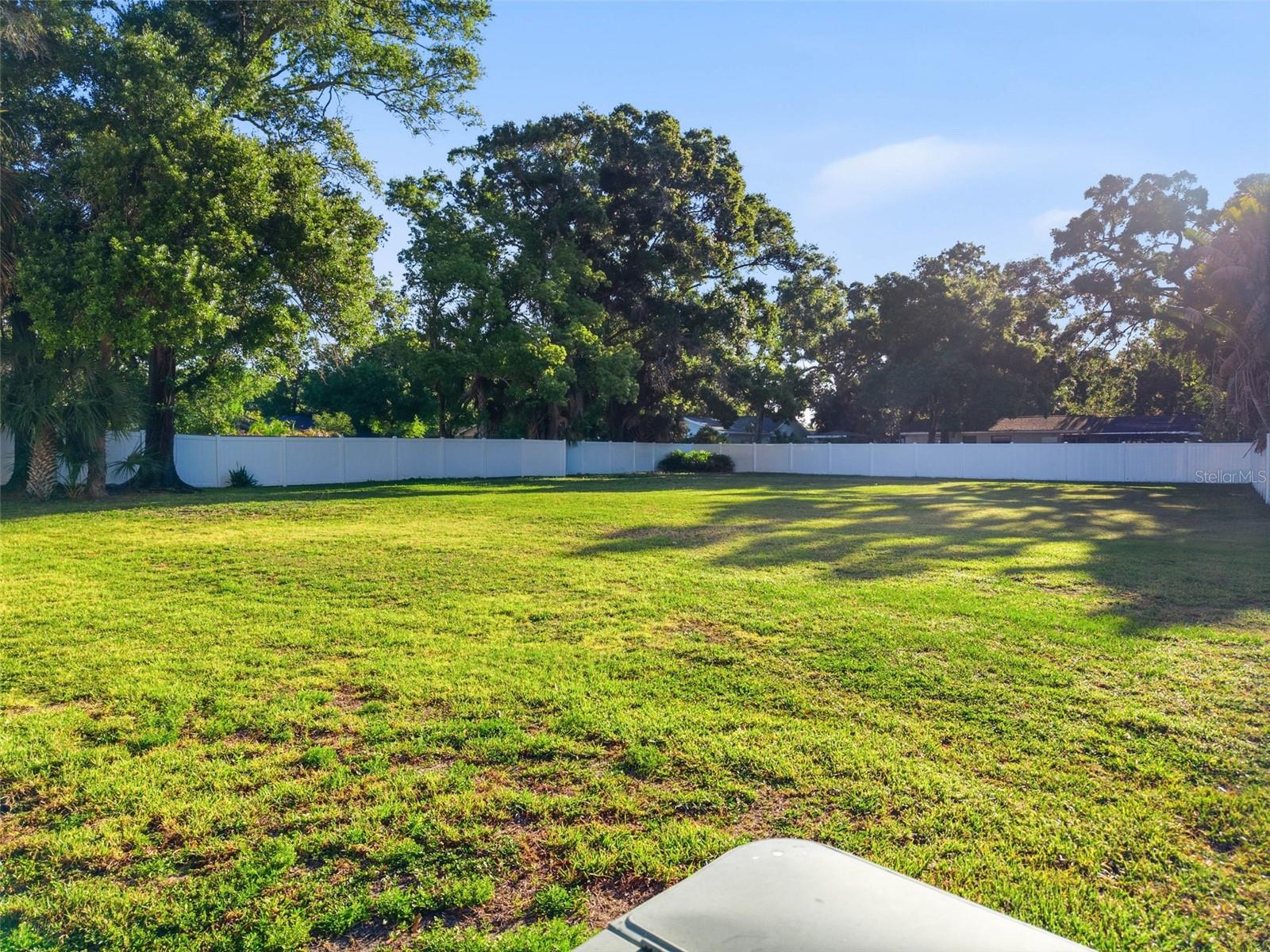 HIDDEN HAVEN II - Land