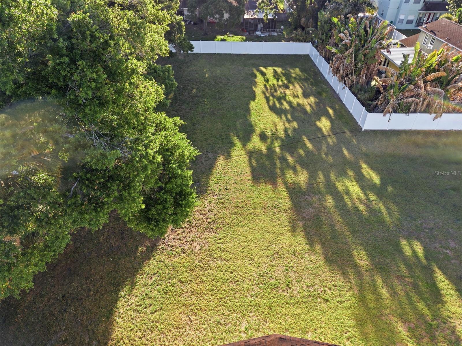 HIDDEN HAVEN II - Land