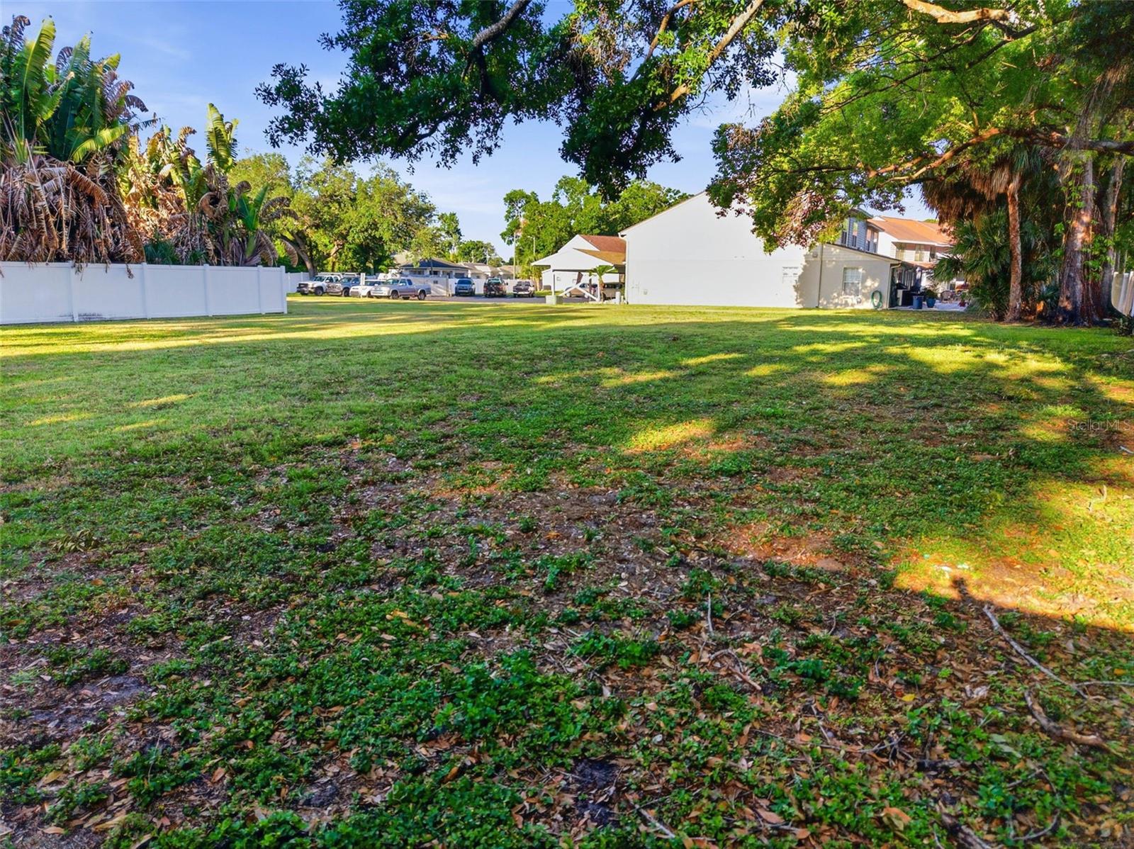 HIDDEN HAVEN II - Land