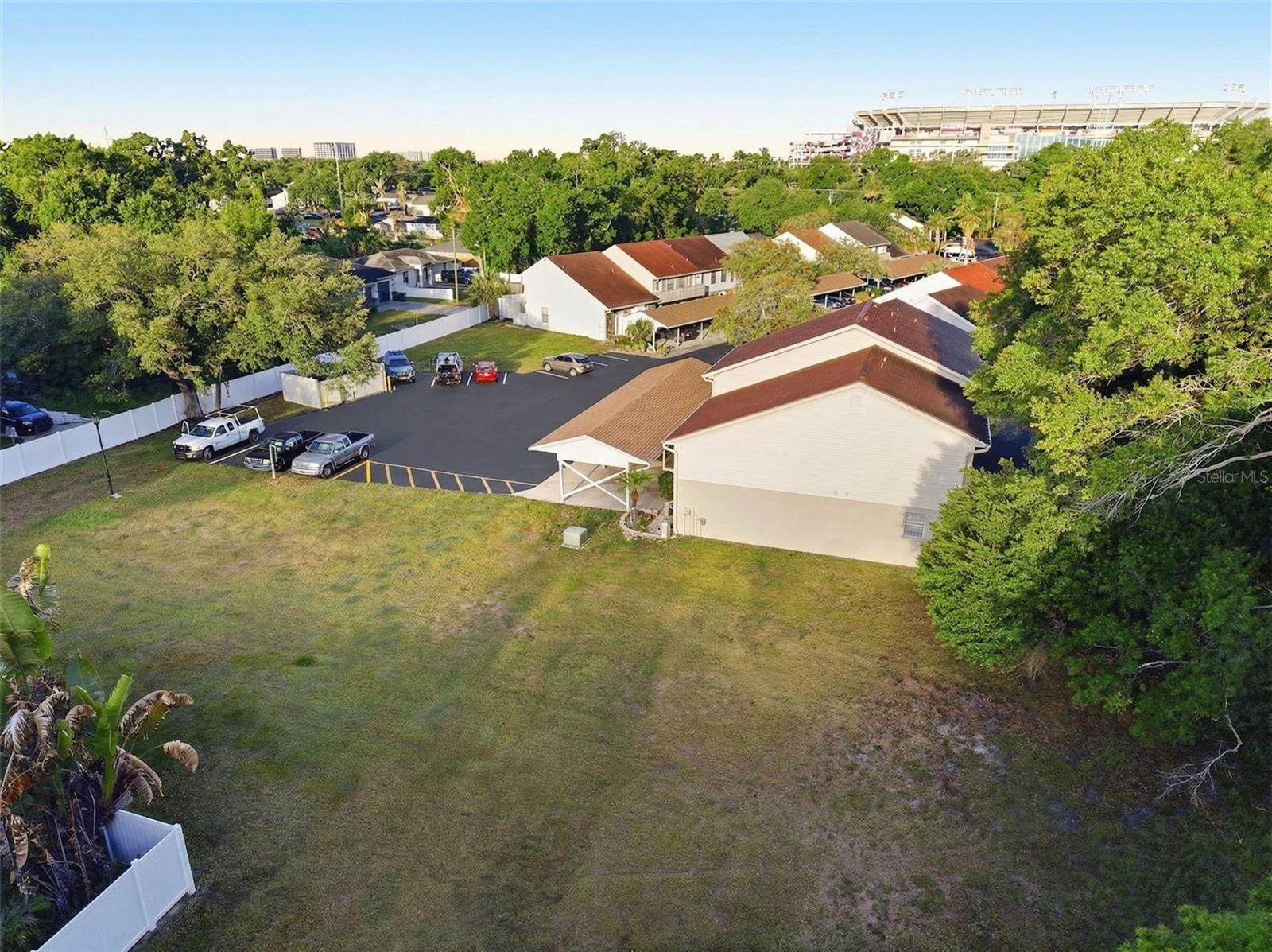 HIDDEN HAVEN II - Land