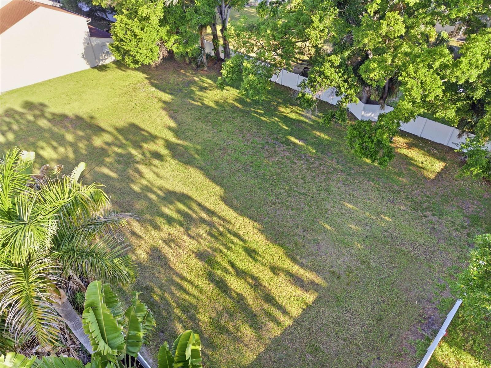 HIDDEN HAVEN II - Land