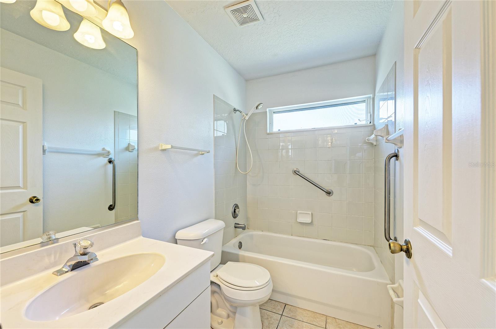 BRIARWOOD - Residential Lease