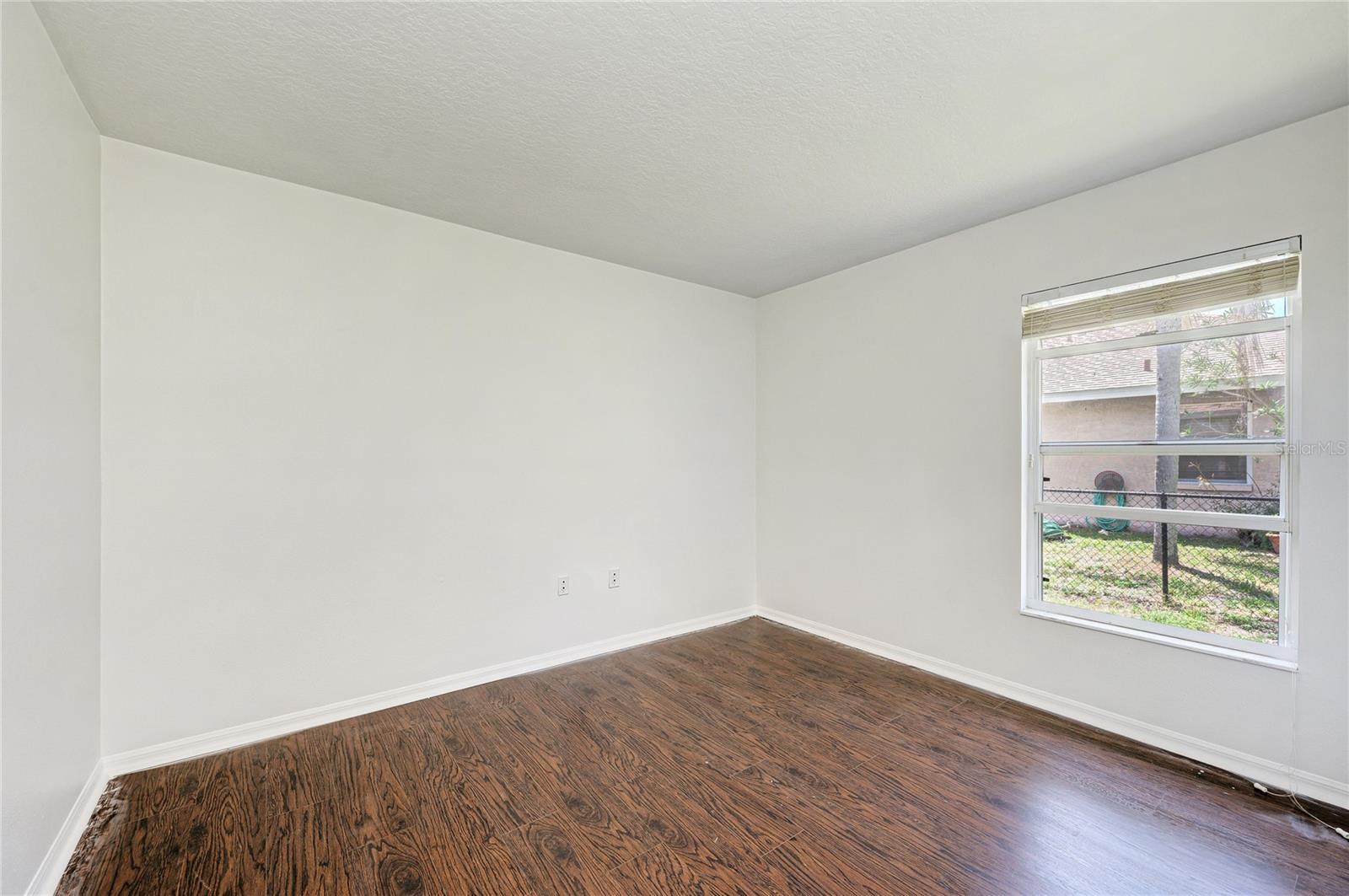 BRIARWOOD - Residential Lease