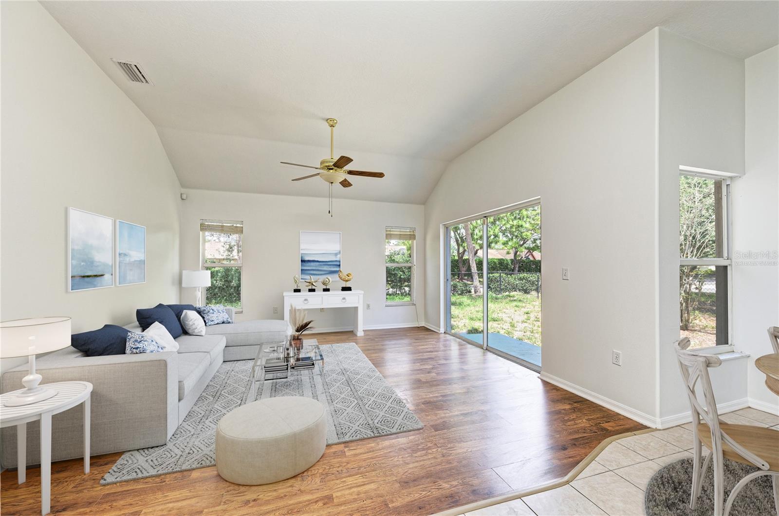 BRIARWOOD - Residential Lease
