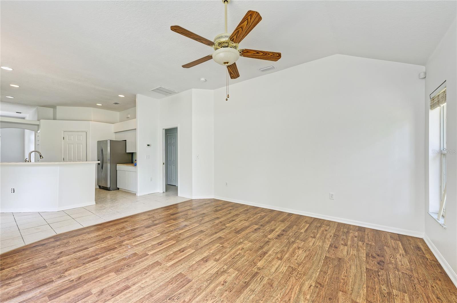 BRIARWOOD - Residential Lease