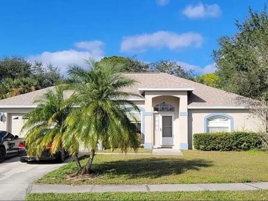 One or more photo(s) has been virtually staged. Spacious 3BR Home in Briarwood 3219 58th Terrace E, Bradenton, FL
Step into comfort and convenience in this beautifully maintained 3-bedroom, 2-bathroom home located in the desirable Briarwood community of Bradenton!
This light-filled residence boasts an open floor plan with soaring vaulted ceilings, hard-surface flooring throughout, and clerestory windows that bring in abundant natural light. Whether you're relaxing in the large living room, enjoying meals in the formal dining area, or working from the versatile den, this home has room for every lifestyle.
Bedrooms: The split-bedroom layout offers privacy for all. The primary suite includes a walk-in closet and a private bathroom with a separate shower.
Outdoor Living: Enjoy Florida living on the screened-in lanai overlooking a fully fenced, pet-friendly backyard perfect for relaxing, grilling, or entertaining.
Garage: Attached 2-car garage with additional driveway space.
Laundry: Includes a new washer and dryer for your convenience.
Smart Home Features:
Keyless smart entry
Bluetooth & Wi-Fi enabled systems
Exterior security cameras
New energy-efficient A/C with digital thermostat
Community Amenities:
As a resident of Briarwood, you'll have access to:
2 community pools
Tennis courts
Well-kept sidewalks and mature landscaping throughout the neighborhood
Lease Terms:
12-month lease
Pet-friendly.
First month's rent + security deposit due at signing
Tenant responsible for utilities and lawn care
Conveniently located near shopping, dining, schools, I-75, and just a short drive to beautiful Gulf Coast beaches!