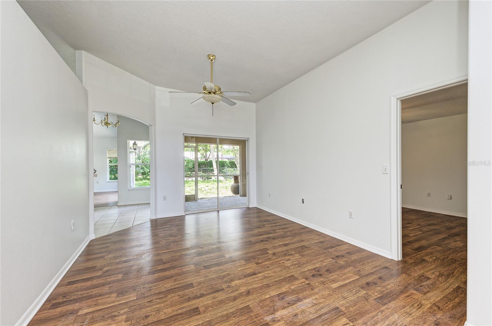 BRIARWOOD - Residential Lease