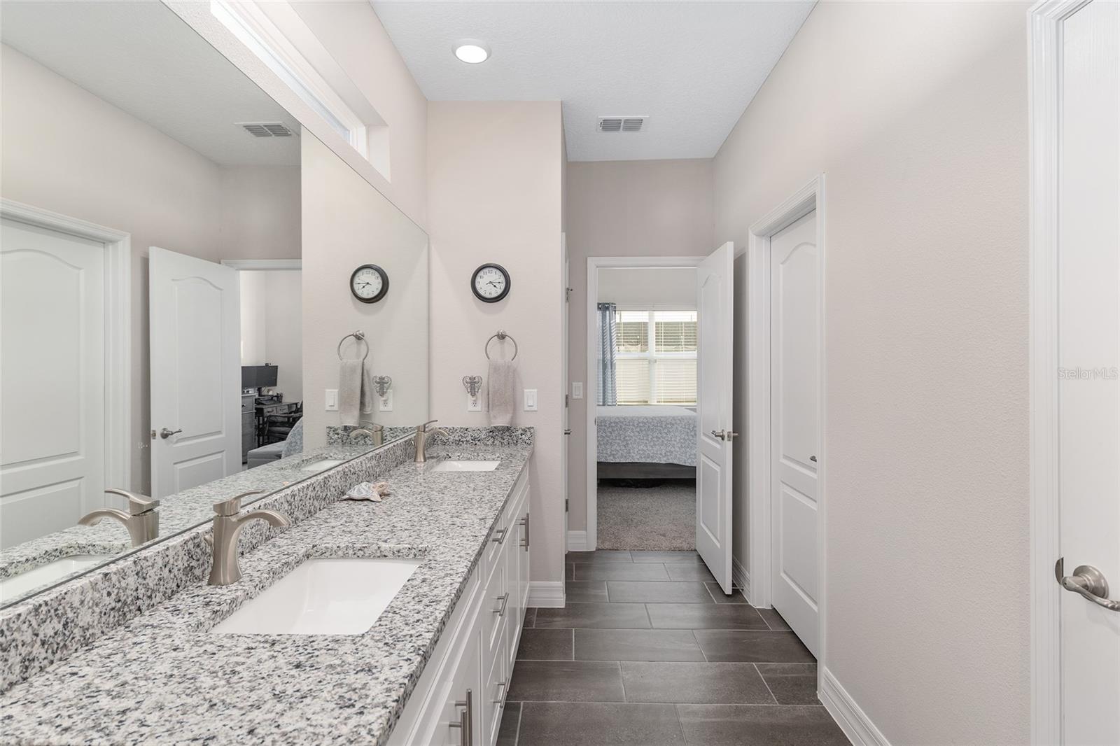 MARION OAKS UN 7 - Residential