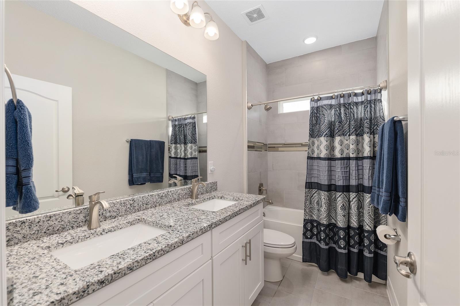 MARION OAKS UN 7 - Residential