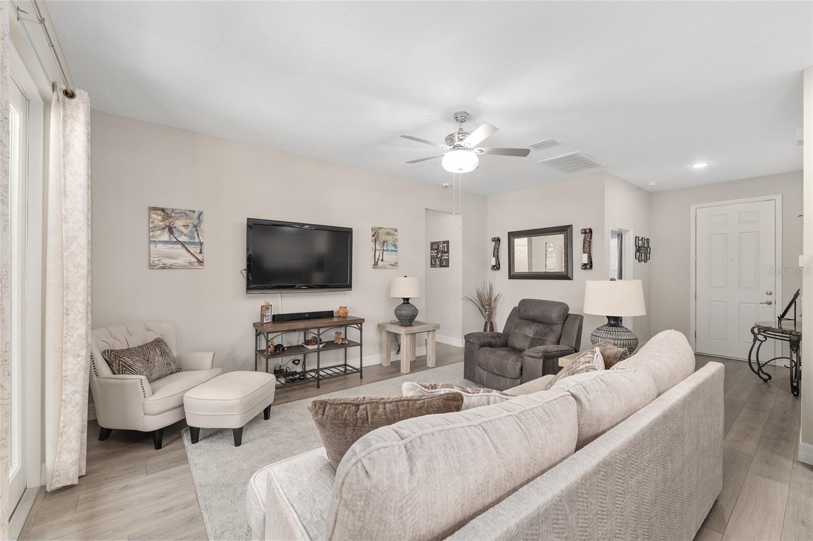 MARION OAKS UN 7 - Residential