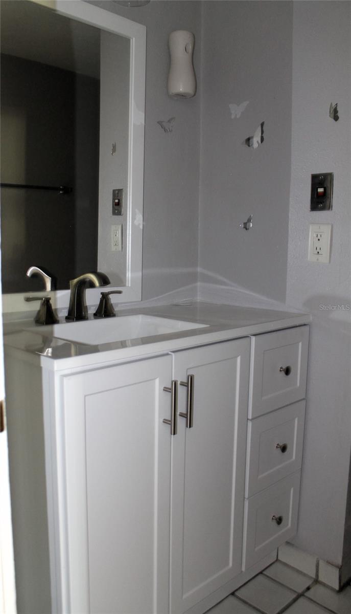 GRENLEFE SHERWOOD LANE CONDO - Residential Lease