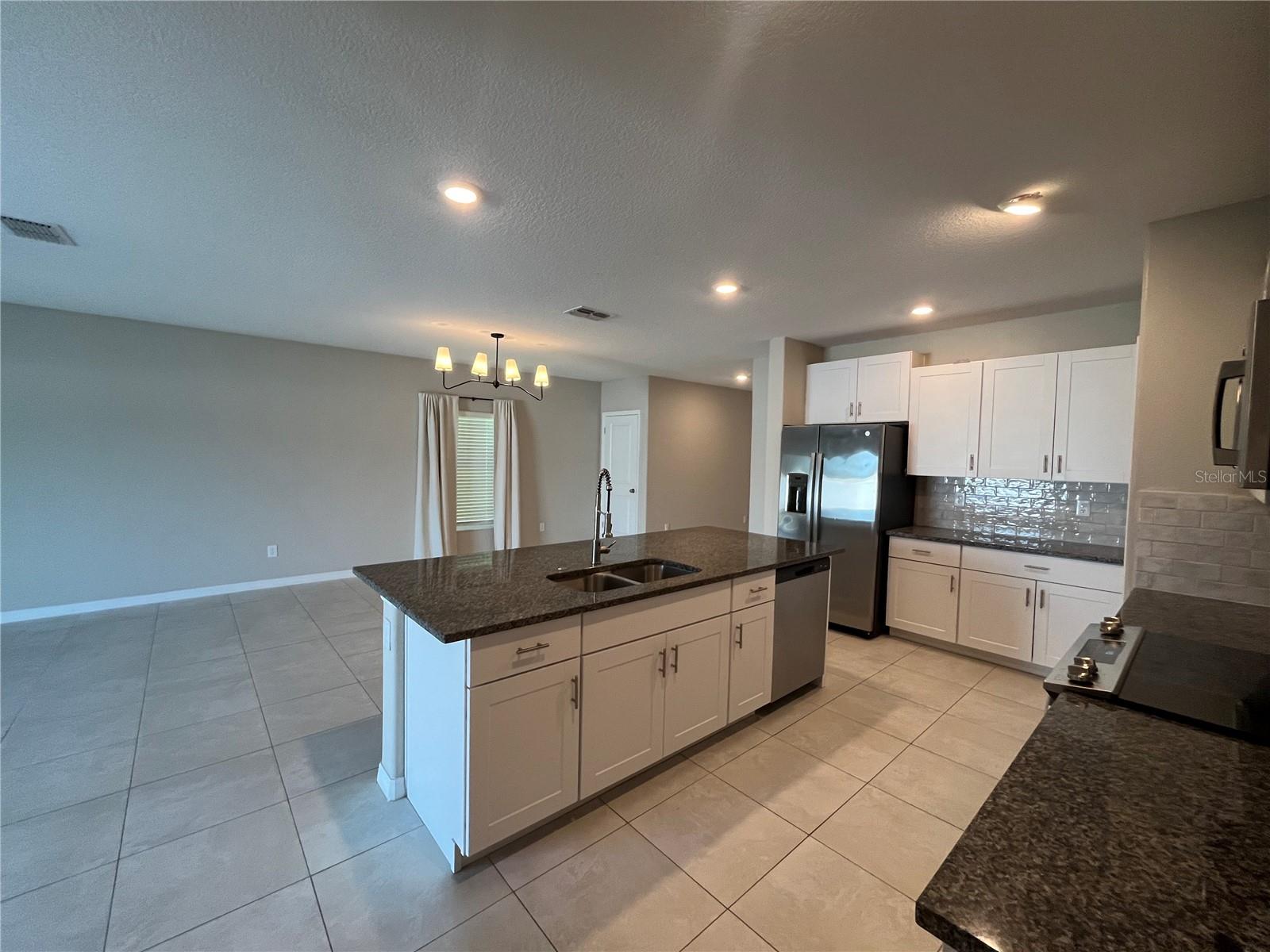 VILLAGES/AVALON PH IV - Residential Lease