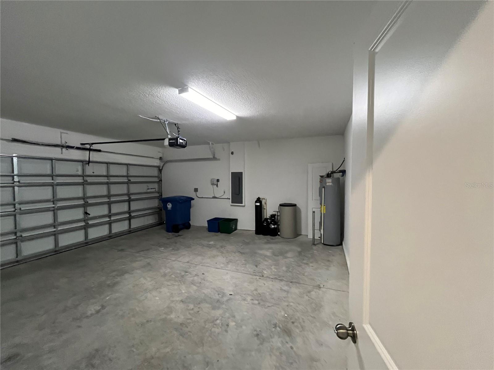 VILLAGES/AVALON PH IV - Residential Lease