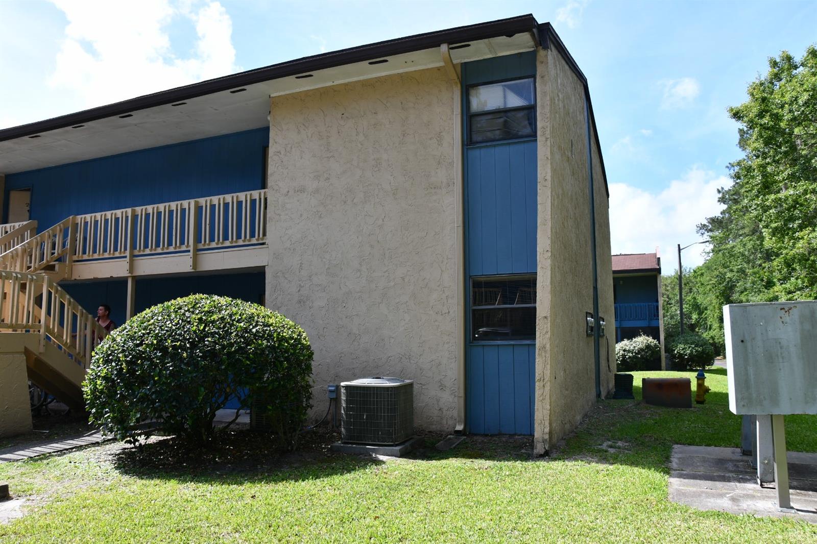 Updated 1 Bedroom 1 Bath with ADDITIONAL ROOM available for rent with INTERNET, WATER AND WATER SEWER INCLUDED AND PROVIDED BY THE HOA. The complex is located off of Southwest Archer Road and within biking/walking distance to the University of Florida, Shands, and the VA. Laundry facility on-site. Bus Stop at the entrance with several routes and convenient schedules.The clubhouse includes pool table, ping pong tables, large TV, kitchen for parties, weight room, sauna and oversized swimming pool for your recreation. Renters Insurance Required. HOA Approval required for all adults 18+ (Application Fee $75/adult).
