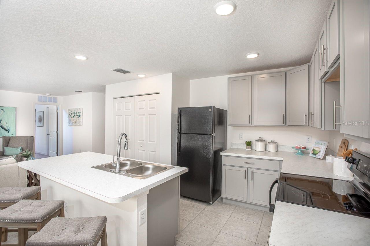 3866 S FLORAL TERRACE