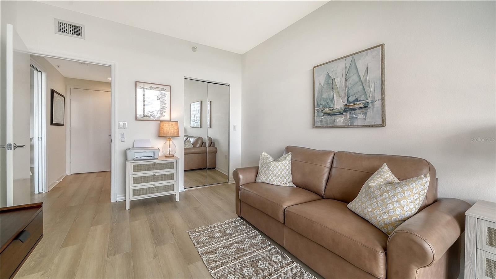 L ELEGANCE ON LIDO BEACH - Residential