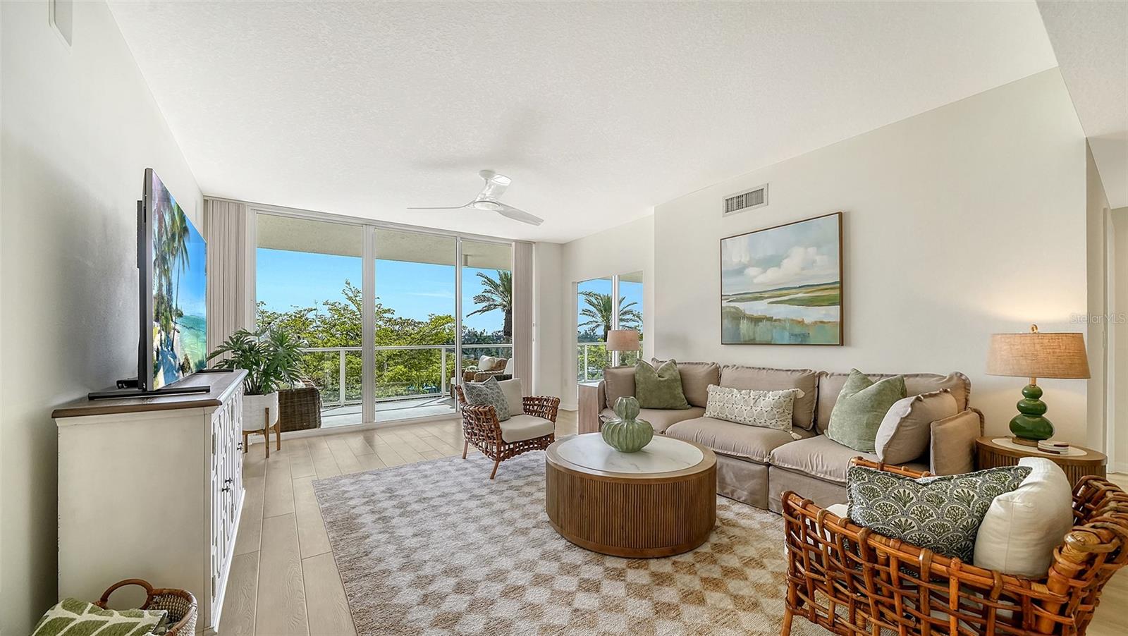 1800 BENJAMIN FRANKLIN DRIVE B308