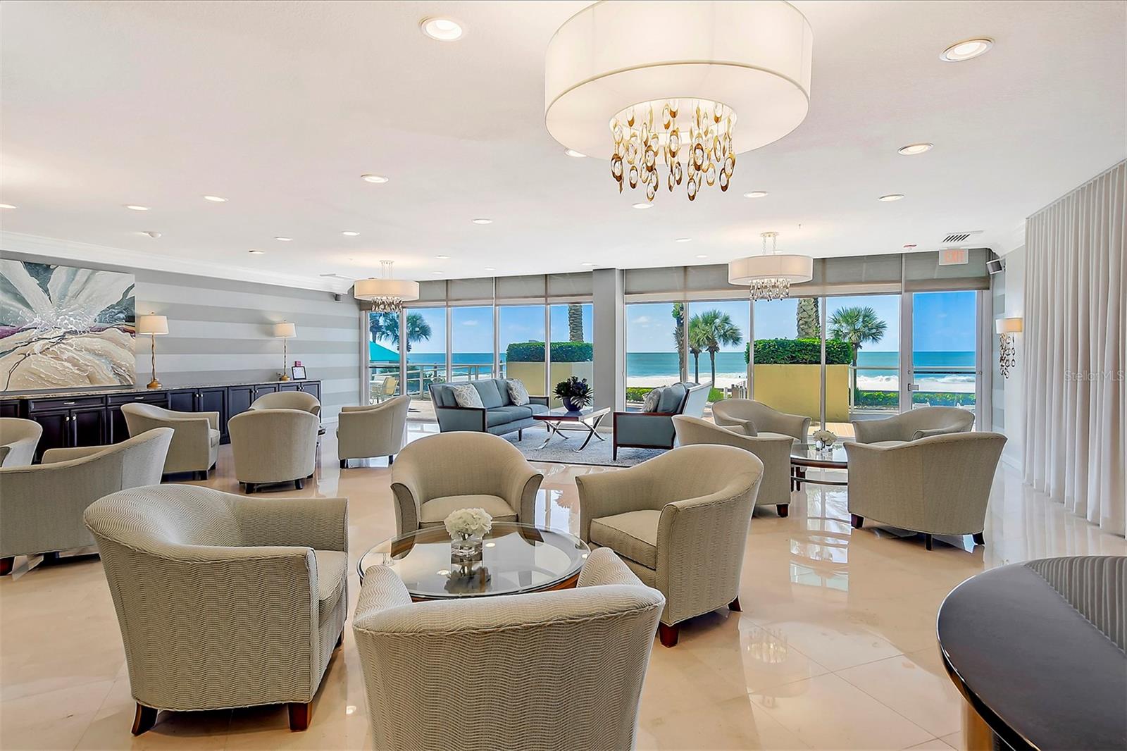 L ELEGANCE ON LIDO BEACH - Residential