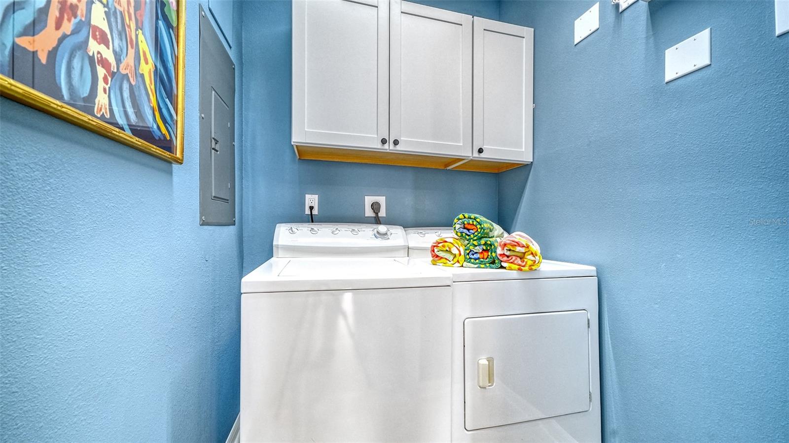 L ELEGANCE ON LIDO BEACH - Residential