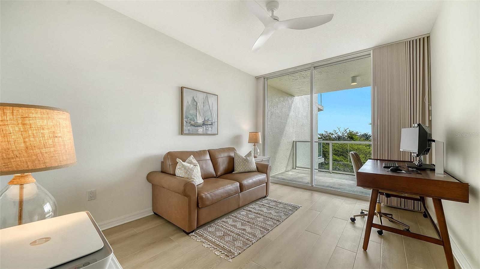 L ELEGANCE ON LIDO BEACH - Residential