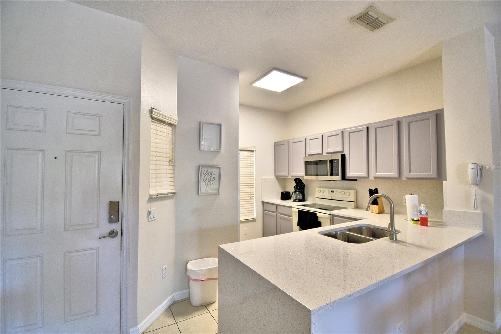 ENCANTADA PH 01 - Residential