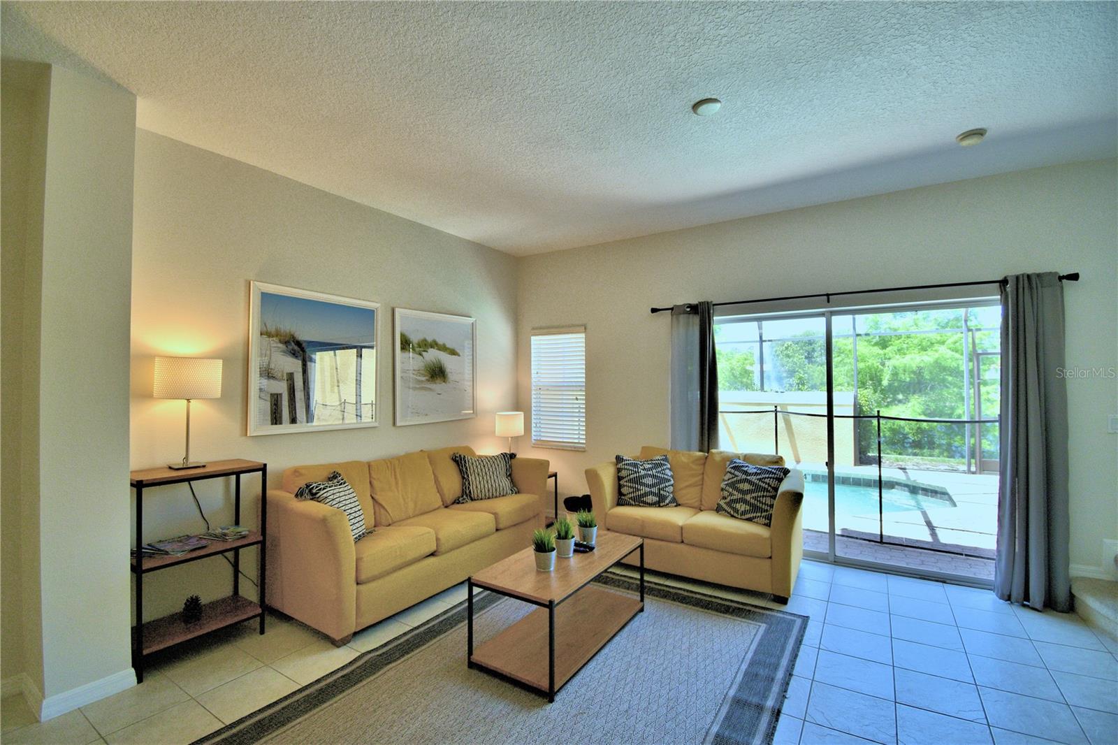 ENCANTADA PH 01 - Residential