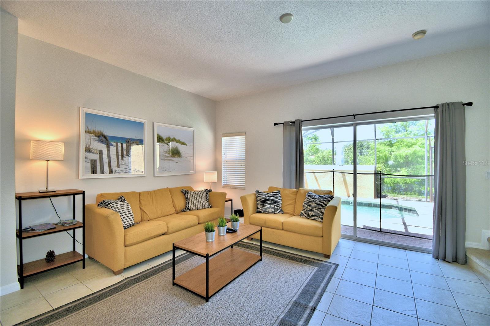 ENCANTADA PH 01 - Residential