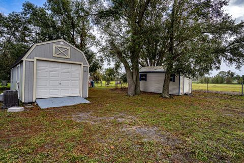 A home in WINTER HAVEN