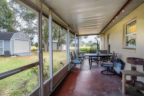 A home in WINTER HAVEN