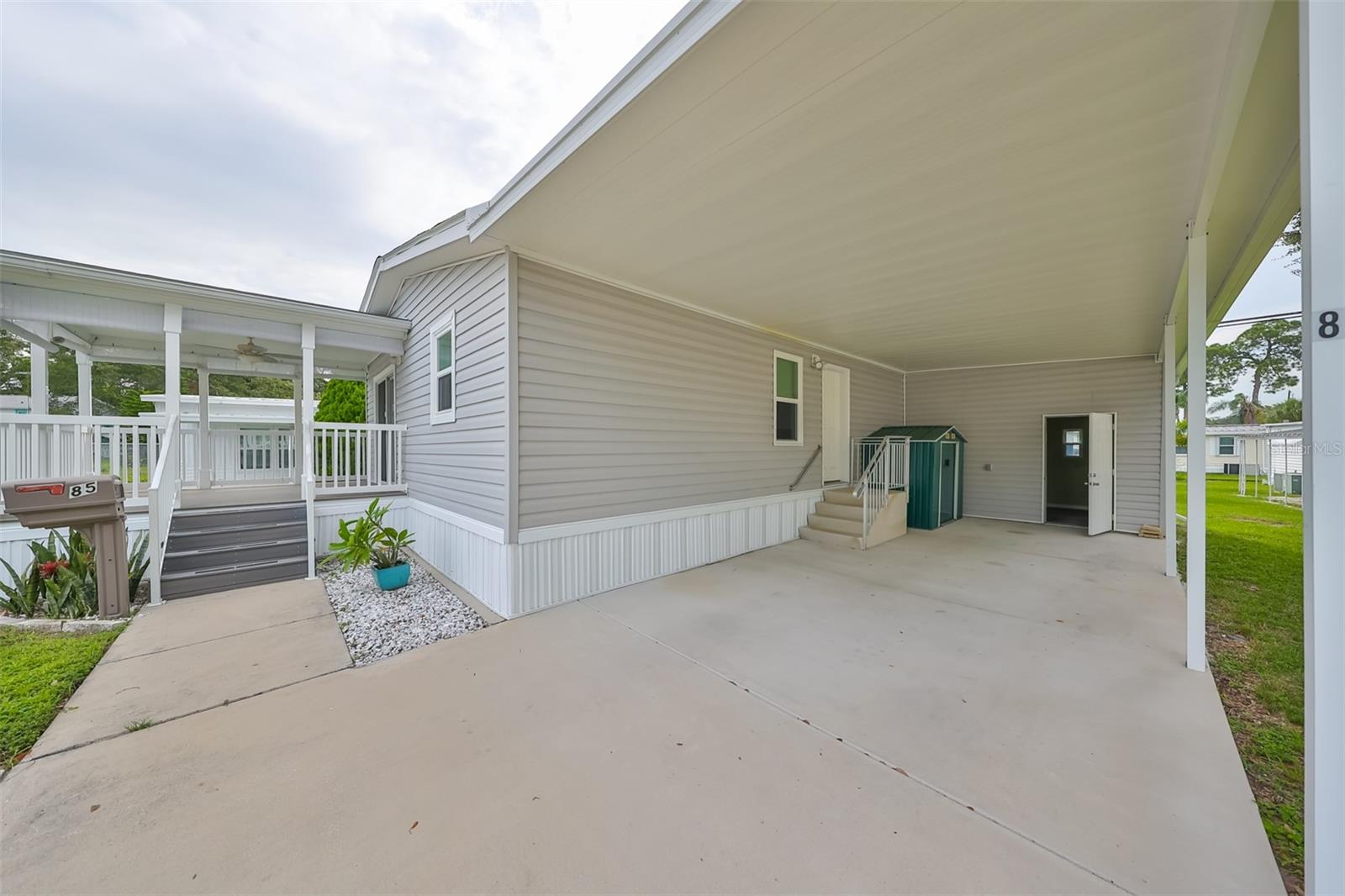 980 7TH STREET NW 85