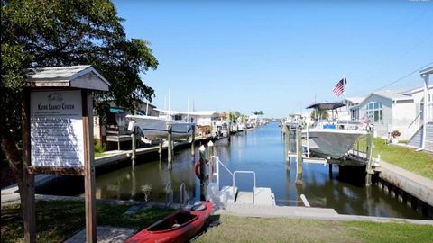 A home in PALMETTO