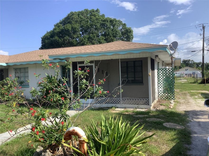 Southgate Area
Near Trader Joe’s
Recently remodeled
A short distance to Siesta Key