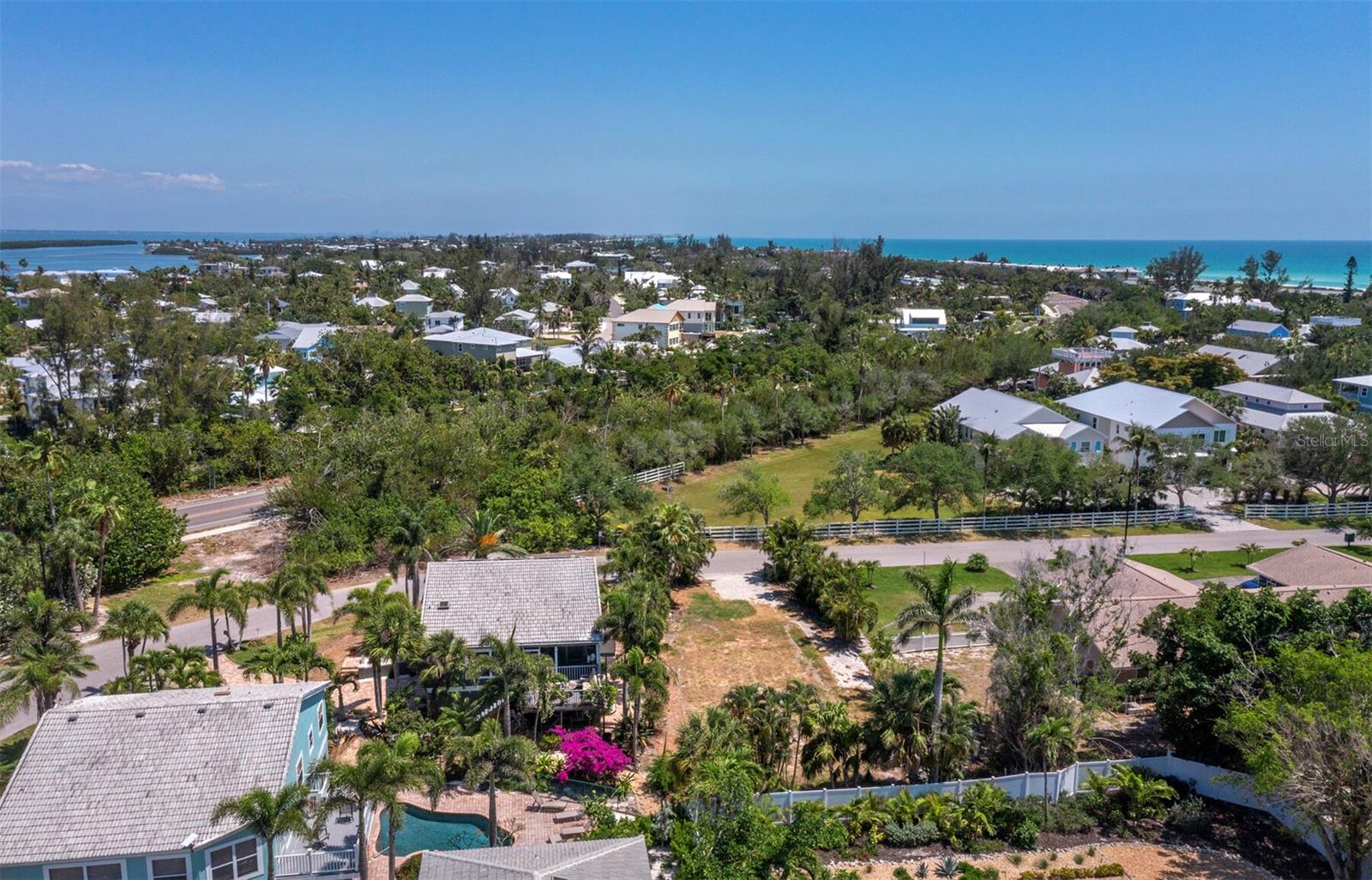 LONGBEACH ON LONGBOAT KEY - Land