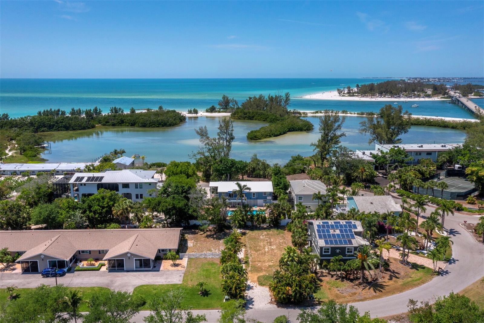 LONGBEACH ON LONGBOAT KEY - Land