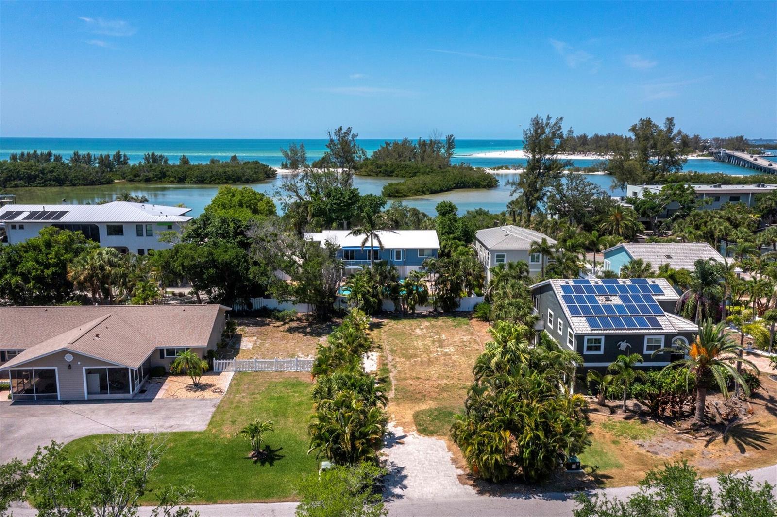 LONGBEACH ON LONGBOAT KEY - Land