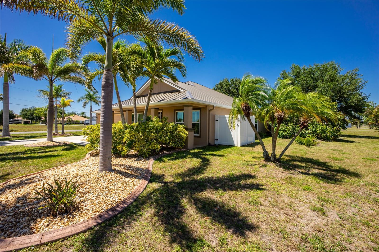 PUNTA GORDA ISLES SEC 21/BURNT STORE LAK - Residential