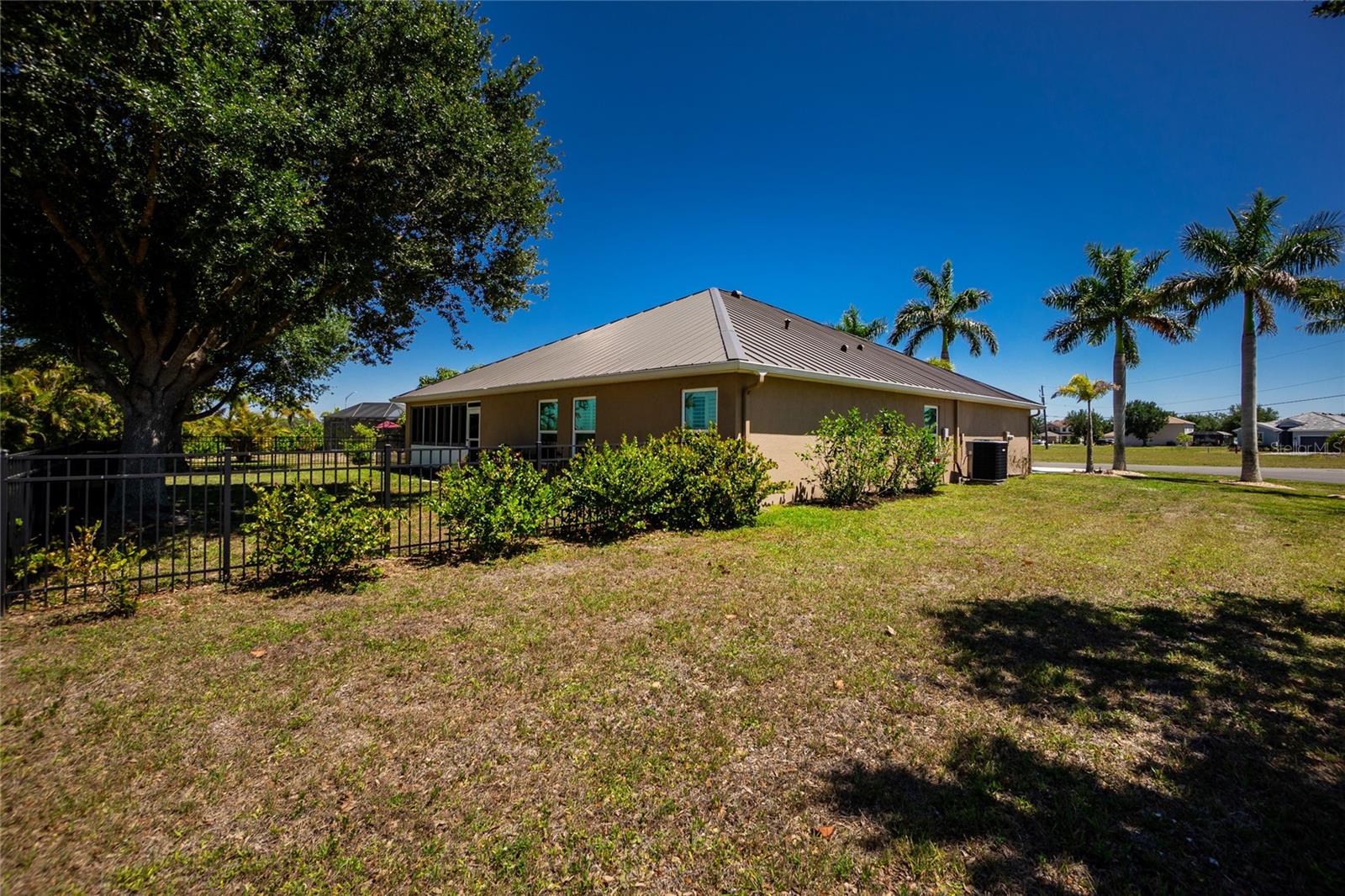 PUNTA GORDA ISLES SEC 21/BURNT STORE LAK - Residential