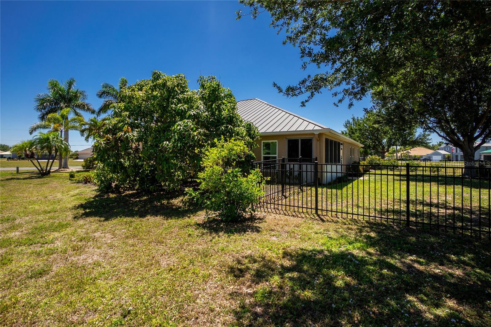 PUNTA GORDA ISLES SEC 21/BURNT STORE LAK - Residential