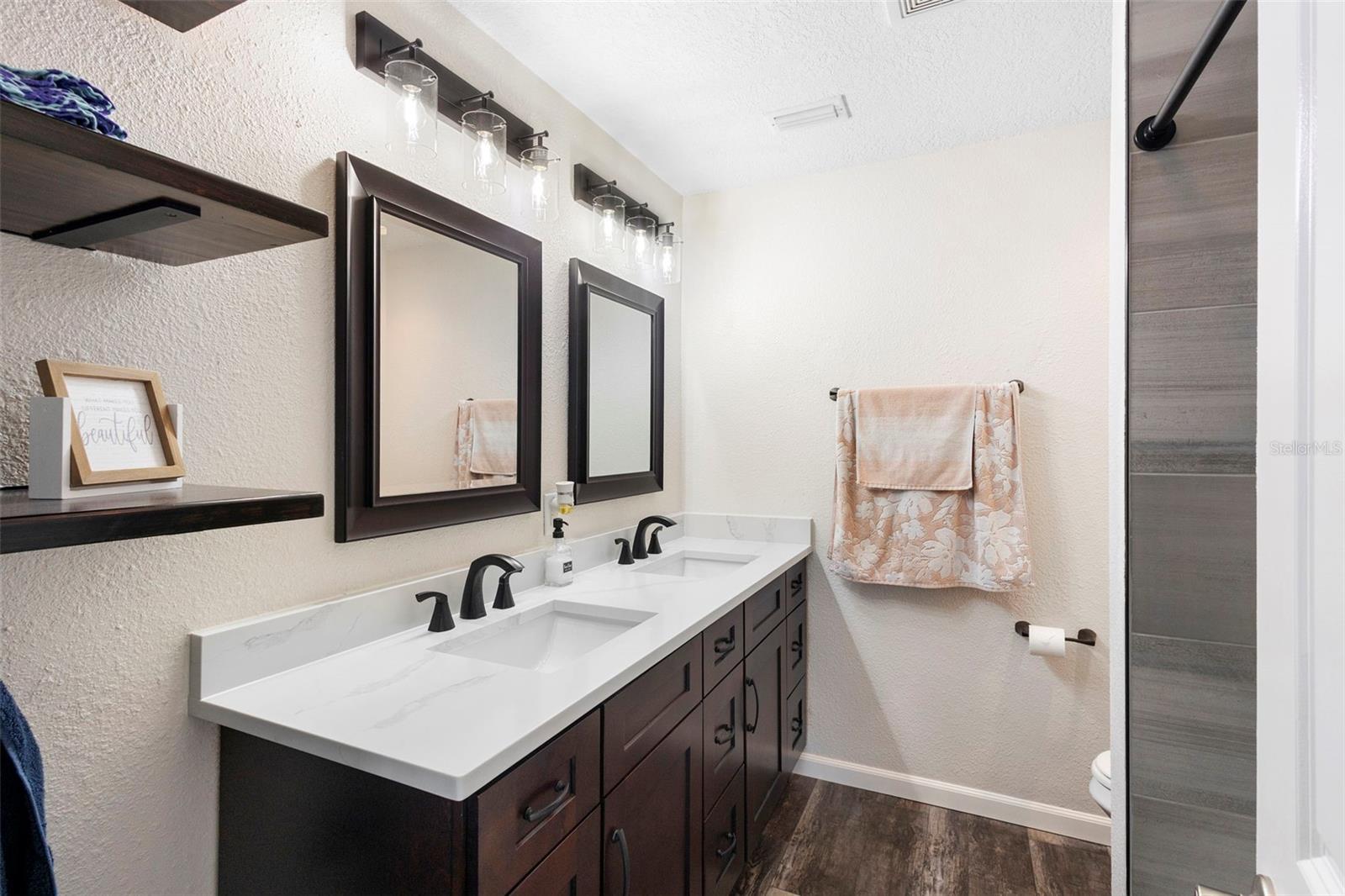 SPRING LAKE HILLS SEC 5 - Residential