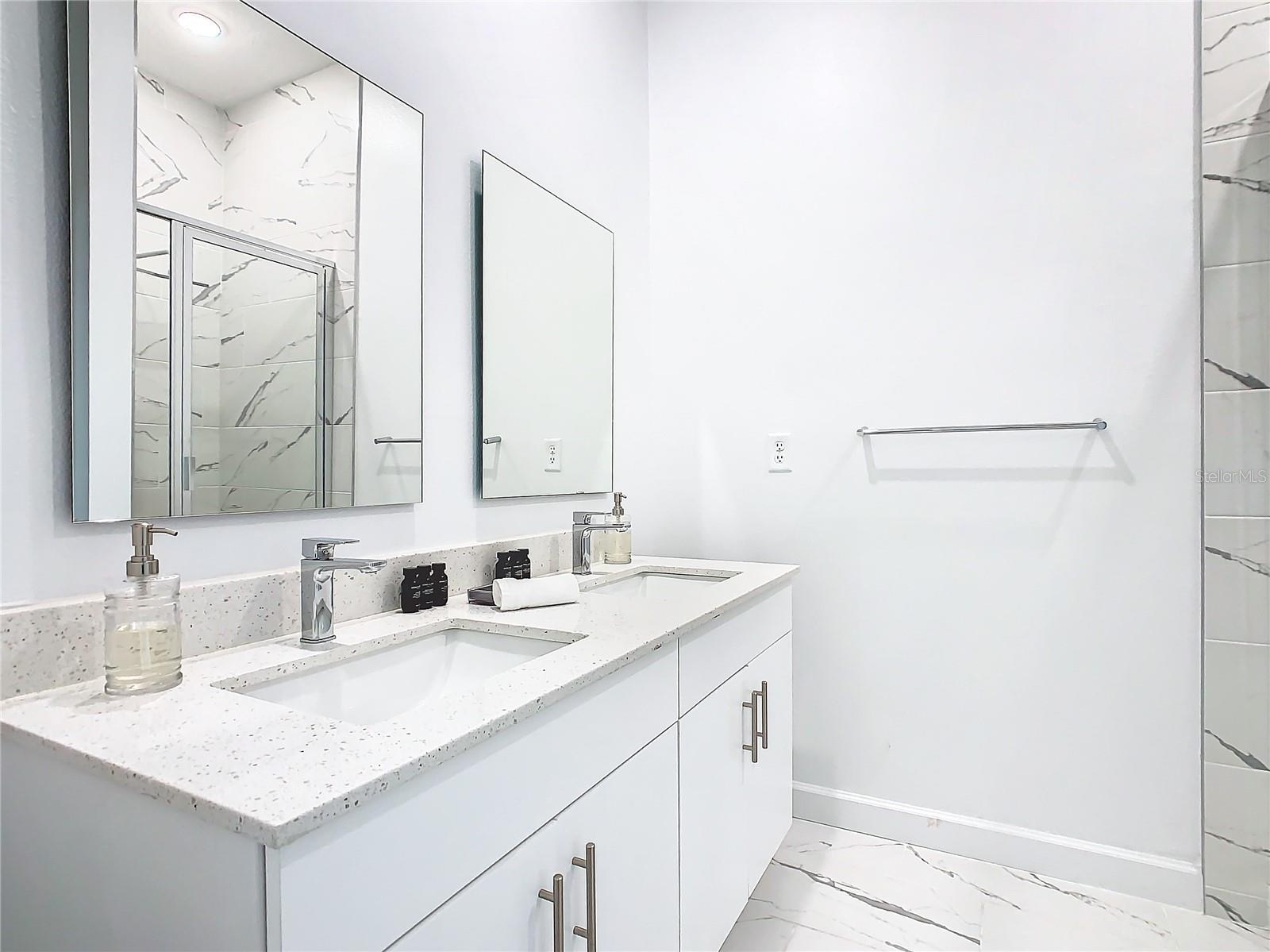 AZUR RESIDENCE - Residential