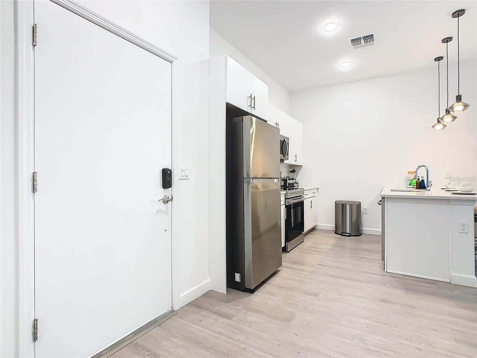 AZUR RESIDENCE - Residential