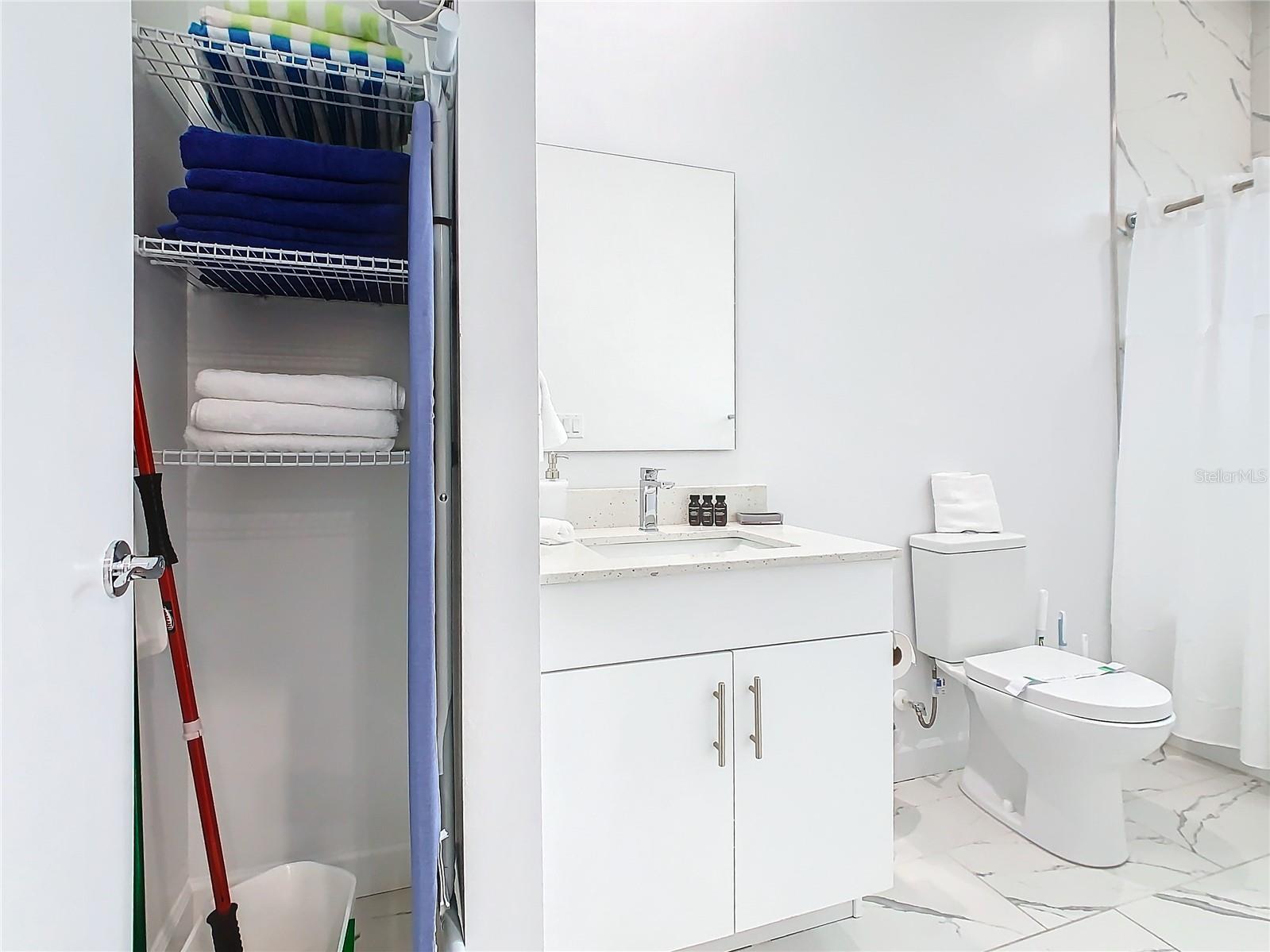 AZUR RESIDENCE - Residential