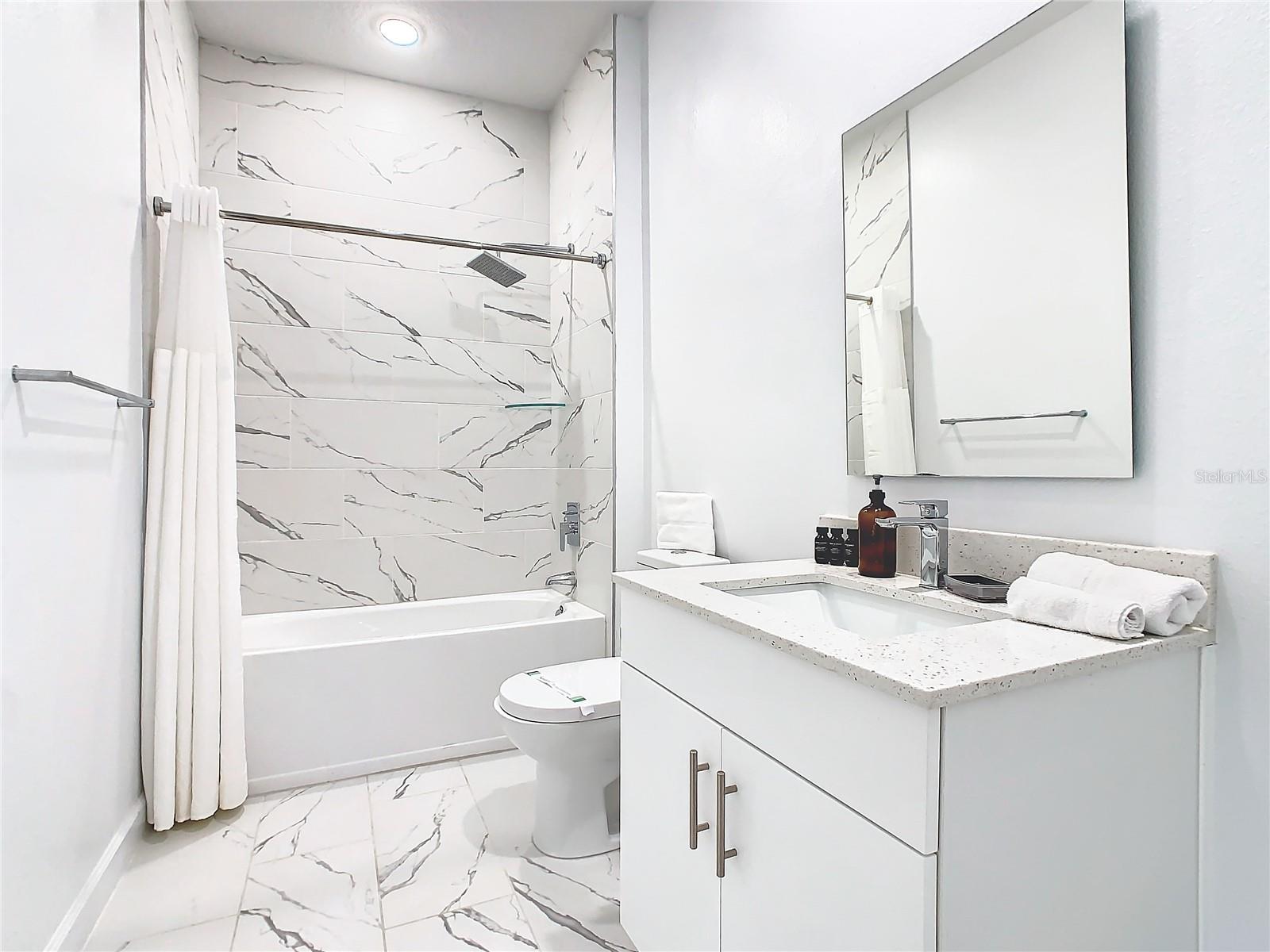 AZUR RESIDENCE - Residential