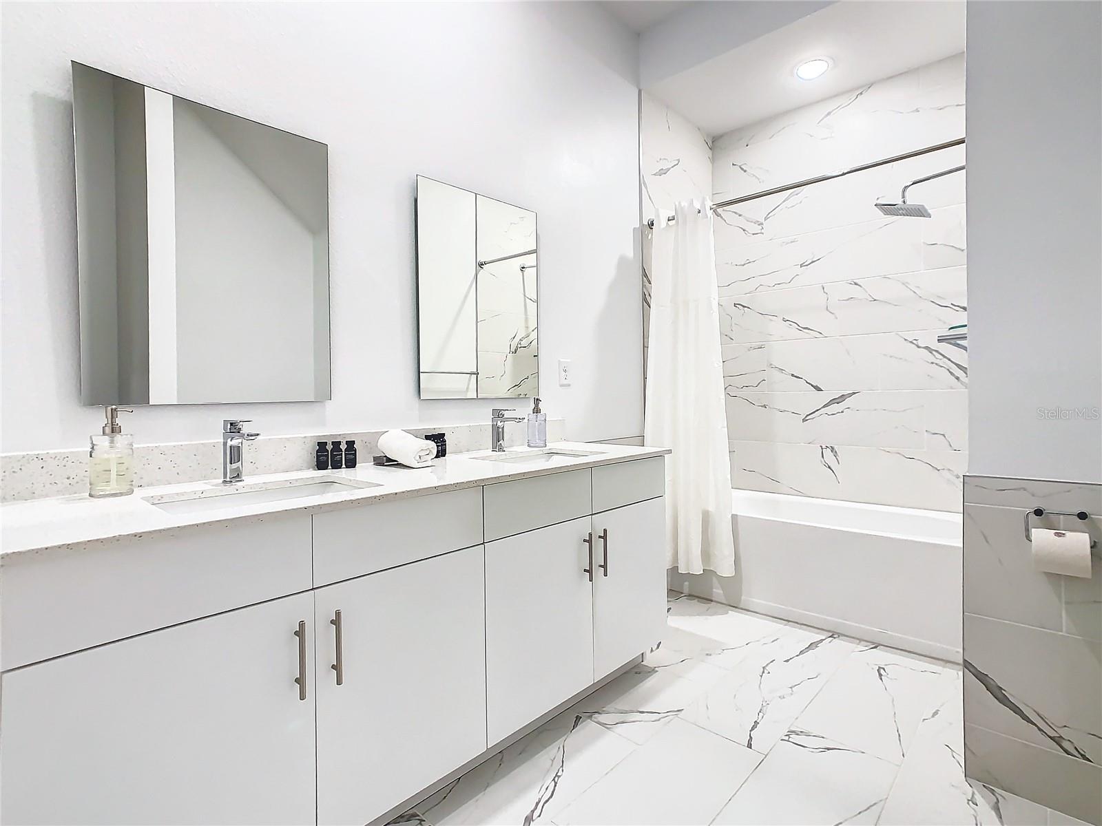 AZUR RESIDENCE - Residential