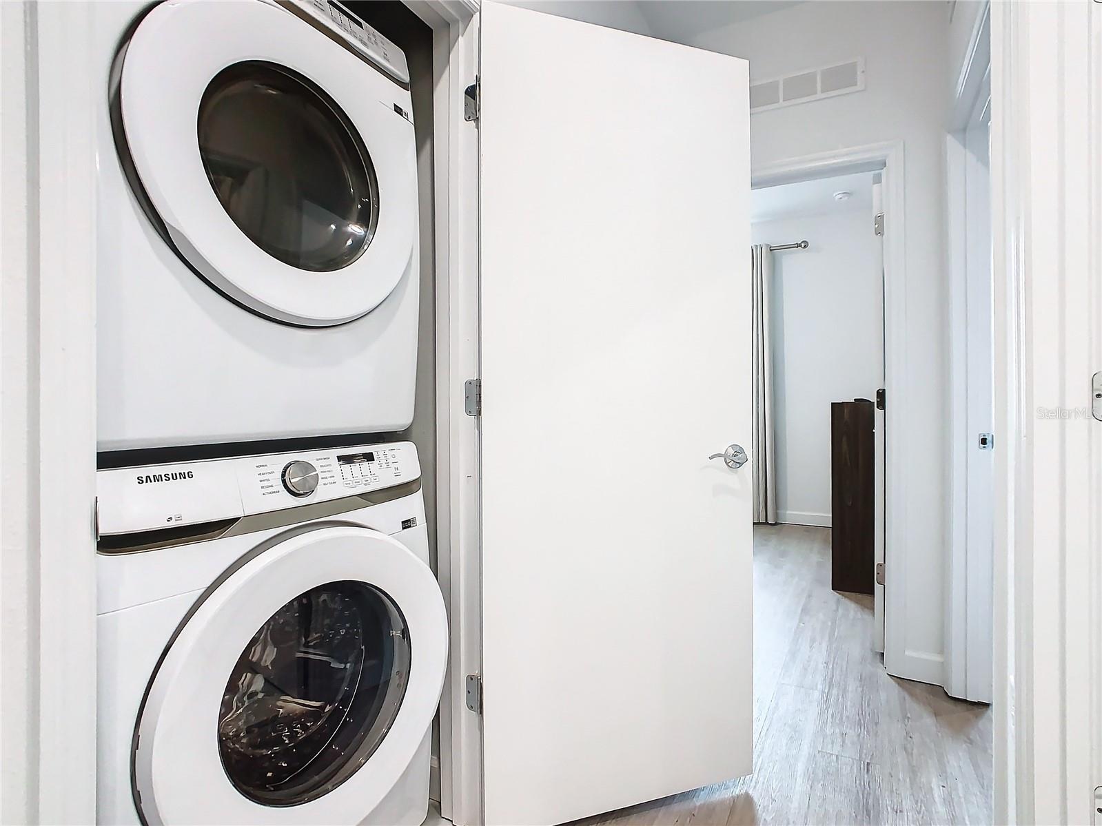 AZUR RESIDENCE - Residential