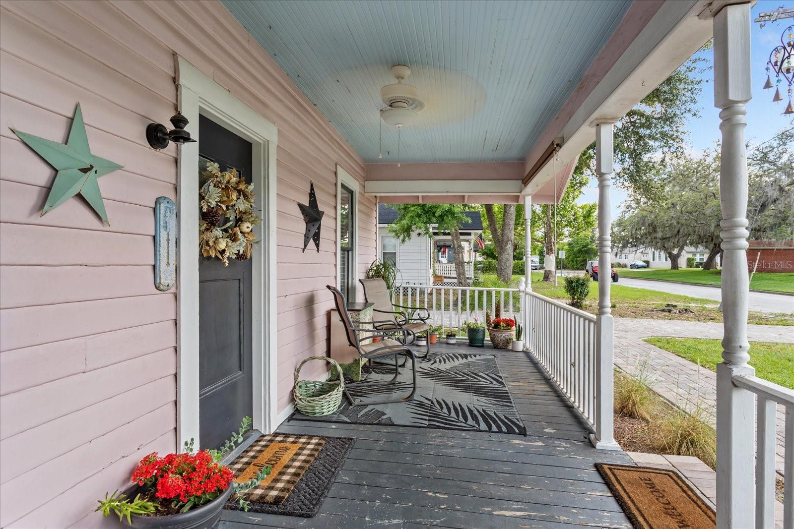 2305 S MAGNOLIA AVENUE