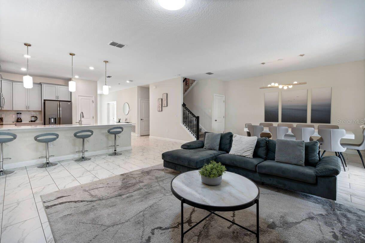 COVE/STOREY LK II - Residential