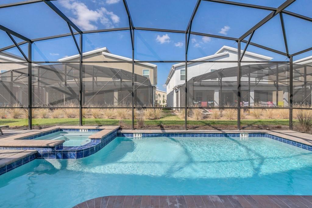 COVE/STOREY LK II - Residential