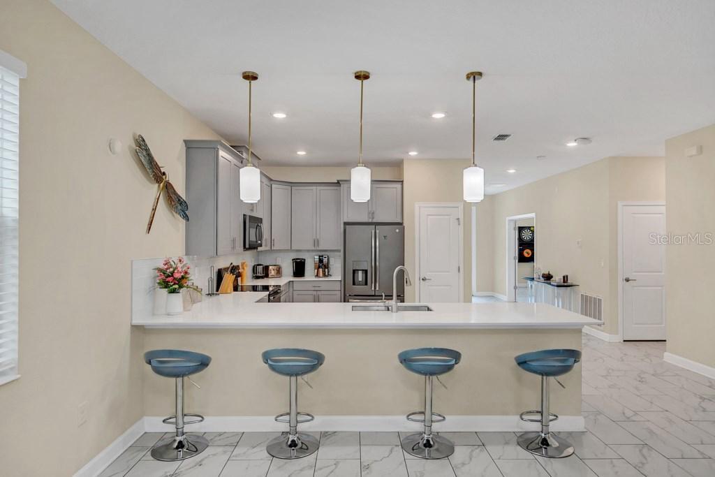 COVE/STOREY LK II - Residential